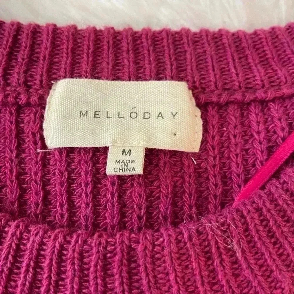 Size medium women’s 2 Pocket sweater. New but no tags. Fuchsia pink. - Picture 3 of 10